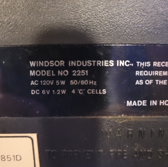 Vintage Windsor Industries Model 2251 AM/FM Receiver Radio - Picture 5 of 5